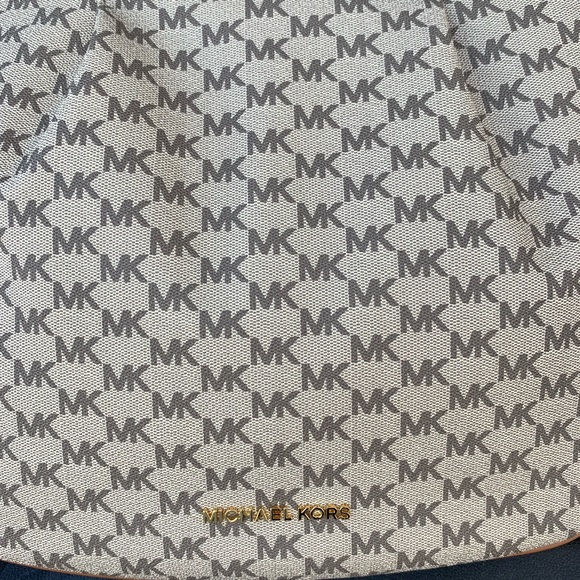 NWT authentic MK monogram convertible shoulder bag - Picture 4 of 5